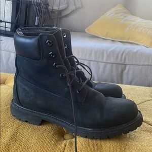 Black Timberlands size 8